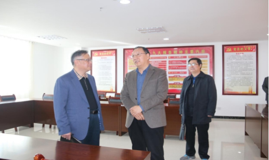 省委常委、省總工會主席馬吉孝等一行蒞臨青海物產(chǎn)集團公司視察，調研指導道路貨運企業(yè)建會、貨運司機入會等工作