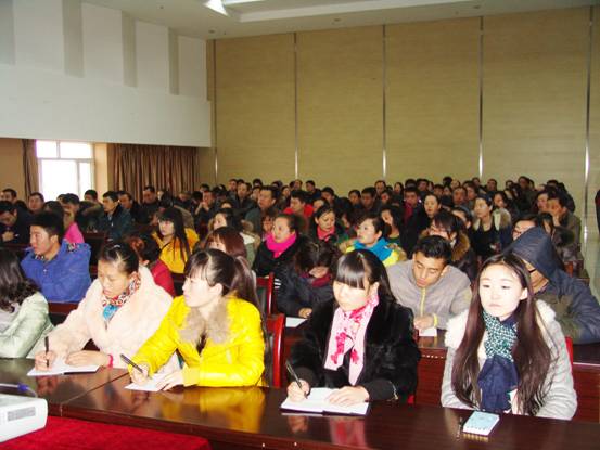 內(nèi)強(qiáng)個(gè)人素質(zhì)，外塑企業(yè)形象