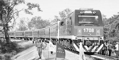 搭中國快車，促非洲發(fā)展