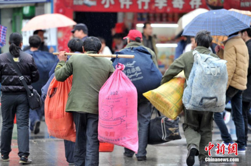 聚焦春節(jié)&ldquo;恐歸族&rdquo;：近鄉(xiāng)情怯，恐懼何來？(圖)